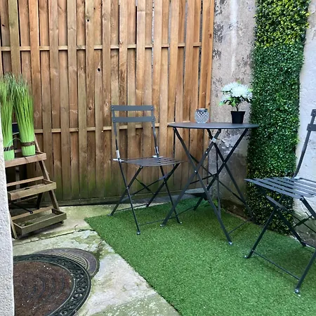 Apartment Secret , Cathedrale Saint Benigne Au Calme Dijon