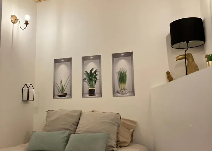 Secret , Cathedrale Saint Benigne Au Calme Apartment *