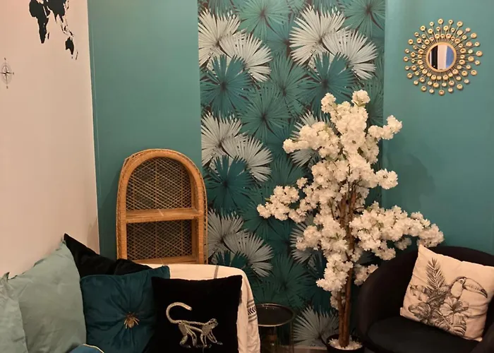 Secret , Cathedrale Saint Benigne Au Calme *